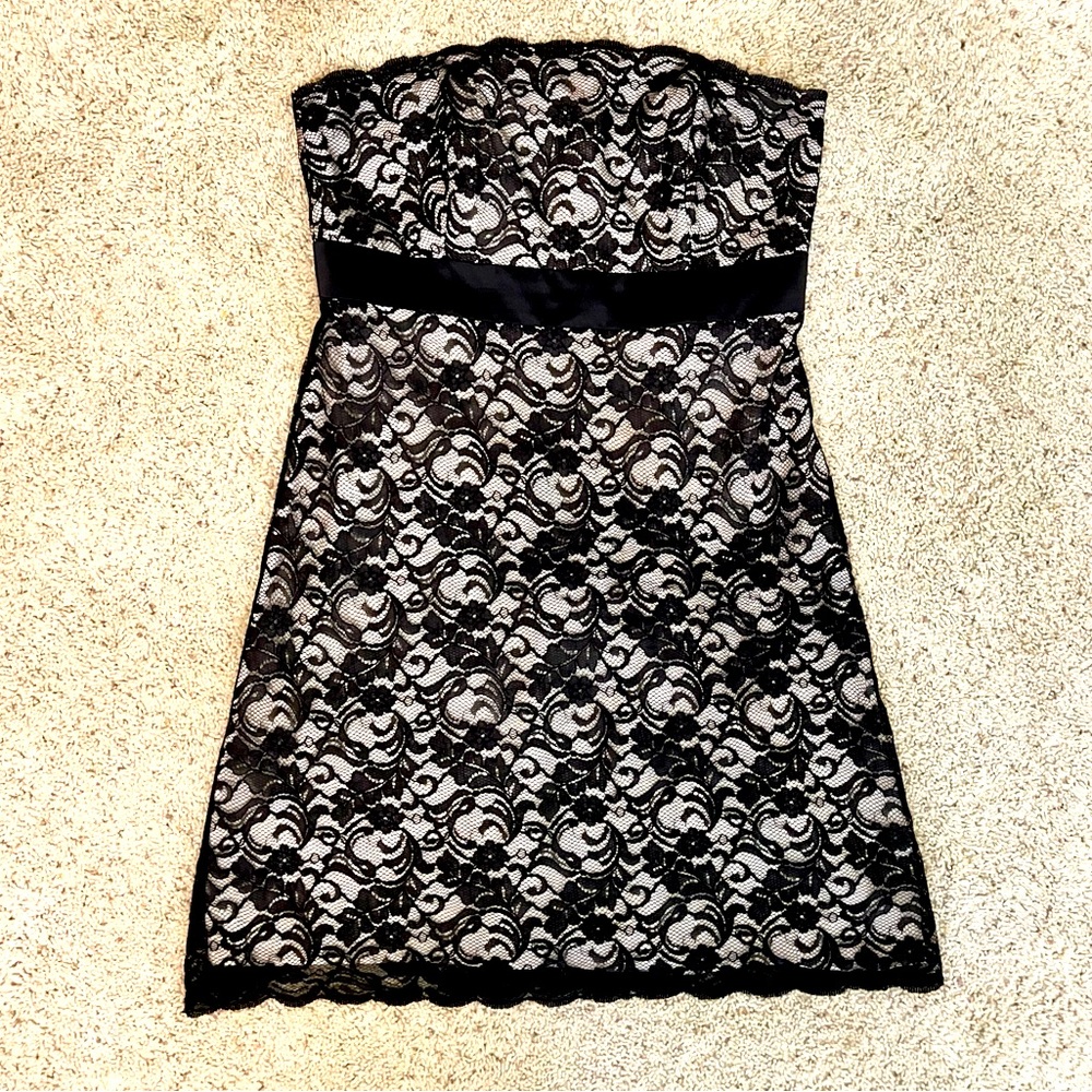 Strapless Black lace Overlay Cocktail Dress size 14 White House Black Market